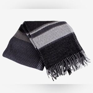 Cozy Iceland 100% Wool Icewear Hlýja throw blanket